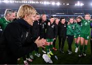 26 October 2021; Republic of Ireland manager Vera Pauw talks to her players after their victory in the FIFA Women's World Cup 2023 qualifying group A match between Finland and Republic of Ireland at Helsinki Olympic Stadium in Helsinki, Finland. Photo by Stephen McCarthy/Sportsfile