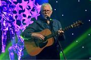 13 November 2021; Singer Charlie McGettigan performs during the TG4 Ladies Football All Stars Awards banquet, in association with Lidl, at the Bonnington Hotel, Dublin.  Photo by Brendan Moran/Sportsfile