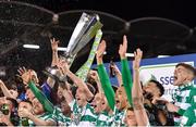 19 November 2021; Shamrock Rovers captain Ronan Finn lifts the SSE Airtricity League Premier Division trophy alongside his team-mates after their match against Drogheda United at Tallaght Stadium in Dublin. Photo by Seb Daly/Sportsfile