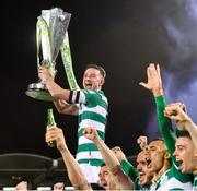 19 November 2021; Shamrock Rovers captain Ronan Finn lifts the SSE Airtricity League Premier Division trophy alongside his team-mates after their match against Drogheda United at Tallaght Stadium in Dublin. Photo by Seb Daly/Sportsfile