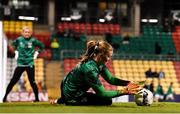 25 November 2021; Republic of Ireland goalkeeper Courtney Brosnan warms up before the FIFA Women's World Cup 2023 qualifying group A match between Republic of Ireland and Slovakia at Tallaght Stadium in Dublin. Photo by Eóin Noonan/Sportsfile