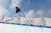 9 February 2022; Shaun White of USA during the Men's Snowboard Halfpipe Qualification event on day five of the Beijing 2022 Winter Olympic Games at Genting Snow Park in Zhangjiakou, China. Photo by Ramsey Cardy/Sportsfile