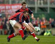 10 April 2004; Marcus Horan, Munster, about to gather possession of a loose ball, supported by team-mate Ronan O'Gara. Heineken European Cup 2003-2004, Quarter Final, Munster v Stade Francais, Thomond Park, Limerick. Picture credit; Brendan Moran / SPORTSFILE *EDI*