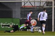 18 March 2022; Dean Williams of Drogheda United evades the tackle of Dundalk goalkeeper Nathan Shepperd during the SSE Airtricity League Premier Division match between Drogheda United and Dundalk at Head in the Game Park in Drogheda, Louth. Photo by Ramsey Cardy/Sportsfile