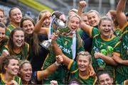 10 April 2022; Meath players celebrate with the cup after the Lidl Ladies Football National League Division 1 Final between Donegal and Meath at Croke Park in Dublin. Photo by Brendan Moran/Sportsfile