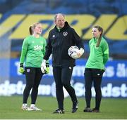 11 April 2022; Goalkeeper coach Jan Willem van Ede with goalkeepers Courtney Brosnan, left, and Megan Walsh, right, during a Republic of Ireland Women training session at Gamla Ullevi in Gothenburg, Sweden. Photo by Stephen McCarthy/Sportsfile