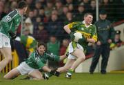 18 April 2004; Tomas O'Se, Kerry, in action against Padraig Browne, Limerick. Allianz Football League 2004, Semi-Final, Limerick v Kerry, Gaelic Grounds, Limerick. Picture credit; Brian Lawless / SPORTSFILE *EDI*