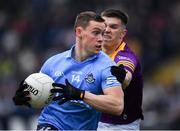 30 April 2022; Con O'Callaghan of Dublin in action against Eoin Porter of Wexford during the Leinster GAA Football Senior Championship Quarter-Final match between Wexford and Dublin at Chadwicks Wexford Park in Wexford. Photo by Ray McManus/Sportsfile