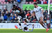 20 May 2022; Aphelele Fassi of Cell C Sharks beats the tackle of Billy Burns of Ulster during the United Rugby Championship match between Ulster and Cell C Sharks at Kingspan Stadium in Belfast. Photo by Brendan Moran/Sportsfile