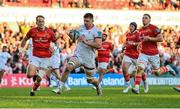 3 June 2022; Nick Timoney of Ulster on his way to scoring his side's fourth try during the United Rugby Championship Quarter-Final match between Ulster and Munster at Kingspan Stadium in Belfast. Photo by Ramsey Cardy/Sportsfile