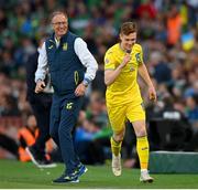 8 June 2022; Viktor Tsygankov of Ukraine celebrates with Ukraine manager Oleksandr Petrakov after scoring their side's first goal during the UEFA Nations League B group 1 match between Republic of Ireland and Ukraine at Aviva Stadium in Dublin. Photo by Stephen McCarthy/Sportsfile