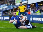 10 June 2022; Rory O'Loughlin of Leinster scores his side's third try despite Madosh Tambwe of Vodacom Bulls during the United Rugby Championship Semi-Final match between Leinster and Vodacom Bulls at the RDS Arena in Dublin. Photo by David Fitzgerald/Sportsfile