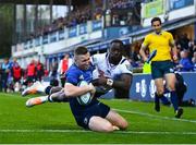 10 June 2022; Rory O'Loughlin of Leinster scores his side's third try despite Madosh Tambwe of Vodacom Bulls during the United Rugby Championship Semi-Final match between Leinster and Vodacom Bulls at the RDS Arena in Dublin. Photo by David Fitzgerald/Sportsfile
