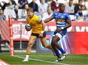 11 June 2022; Stewart Moore of Ulster on the way to scoring his side's second try during the United Rugby Championship Semi-Final match between DHL Stormers and Ulster at DHL Stadium in Cape Town, South Africa. Photo by Ashley Vlotman/Sportsfile