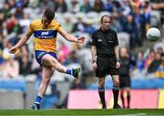 11 June 2022; Keelan Sexton of Clare takes a free during the GAA Football All-Ireland Senior Championship Round 2 match between Clare and Roscommon at Croke Park in Dublin. Photo by Piaras Ó Mídheach/Sportsfile