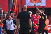 15 July 2022; Dundalk head coach Stephen O'Donnell, left, reacts as referee Robert Hennessy issues him a red card during the SSE Airtricity League Premier Division match between St Patrick's Athletic and Dundalk at Richmond Park in Dublin. Photo by Ben McShane/Sportsfile