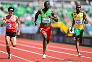 17 July 2022; Kirani James of Grenada, centre, competes in the men's 400m heats during day three of the World Athletics Championships at Hayward Field in Eugene, Oregon, USA. Photo by Sam Barnes/Sportsfile