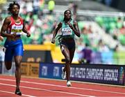 17 July 2022; Rhasidat Adeleke of Ireland, right, on her way to finishing second in her women's 400m heat during day three of the World Athletics Championships at Hayward Field in Eugene, Oregon, USA. Photo by Sam Barnes/Sportsfile