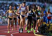 20 July 2022; Eilish McColgan of Great Britain leads the field in the Women's 5000m heats during day six of the World Athletics Championships at Hayward Field in Eugene, Oregon, USA. Photo by Sam Barnes/Sportsfile