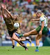 31 July 2022; Vikki Wall of Meath shoots under pressure from Emma Costello of Kerry during the TG4 All-Ireland Ladies Football Senior Championship Final match between Kerry and Meath at Croke Park in Dublin. Photo by Piaras Ó Mídheach/Sportsfile