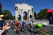 14 August 2022; Riders pass the Siegestor during the 28th UEC Road Cycling European Championships during day 4 of the European Championships 2022 in Munich, Germany. Photo by David Fitzgerald/Sportsfile