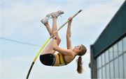 14 August 2022; Una Brice of Leevale AC, Cork, competing in the division one women's pole vault during the AAI National Outdoor League Final at Tullamore, Offaly. Photo by Sam Barnes/Sportsfile