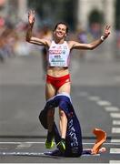 15 August 2022; Aleksandra Lisowska of Poland crosses the line to win the Women's Marathon during day 5 of the European Championships 2022 at the Odseonplatz in Munich, Germany. Photo by David Fitzgerald/Sportsfile