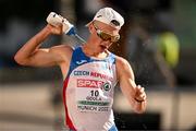 16 August 2022; Lukas Gdula of Czech Republic cools off during the Men's 35km Race Walk during day 6 of the European Championships 2022 at Odeonplatz in Munich, Germany. Photo by Ben McShane/Sportsfile
