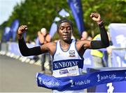20 August 2022; Peter Somba of Dunboyne AC, Wicklow, celebrates winning the men's race during the Irish Life Dublin Race Series Frank Duffy 10 Mile in Phoenix Park in Dublin. Photo by Sam Barnes/Sportsfile