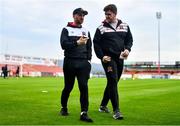29 August 2022; Dundalk head coach Stephen O'Donnell, left, in conversation with Dundalk video analyst Dominic Corrigan before the SSE Airtricity League Premier Division match between Sligo Rovers and Dundalk at The Showgrounds in Sligo. Photo by Ben McShane/Sportsfile