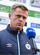 2 September 2022; Shelbourne manager Damien Duff is interviewed by RTÉ before the SSE Airtricity League Premier Division match between Dundalk and Shelbourne at Casey's Field in Dundalk, Louth. Photo by Ben McShane/Sportsfile