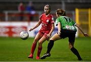 10 September 2022; Abbie Larkin of Shelbourne in action against Dearbhaile Beirne of Peamount United during the SSE Airtricity League Women's National League match between Shelbourne and Peamount United at Tolka Park in Dublin. Photo by Sam Barnes/Sportsfile