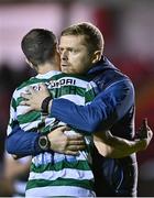 22 September 2022; Shelbourne manager Damien Duff, right, with Sean Kavanagh of Shamrock Rovers after the SSE Airtricity League Premier Division match between Shelbourne and Shamrock Rovers at Tolka Park in Dublin. Photo by Sam Barnes/Sportsfile