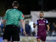 30 September 2022; Dane Massey of Drogheda United remonstrates with referee referee John McLoughlin after he awarded a penalty to Dundalk during the SSE Airtricity League Premier Division match between Dundalk and Drogheda United at Casey's Field in Dundalk, Louth. Photo by Ben McShane/Sportsfile