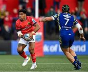 1 October 2022; Malakai Fekitoa of Munster in action against MJ Pelser of Zebre Parma during the United Rugby Championship match between Munster and Zebre Parma at Musgrave Park in Cork. Photo by Piaras Ó Mídheach/Sportsfile