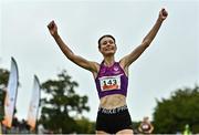 16 October 2022; Abbie Donnelly of England celebrates winning the senior women's 6000m during the Autumn Open International Cross Country Festival at the Sport Ireland Campus in Dublin. Photo by Sam Barnes/Sportsfile