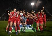 29 October 2022; Shelbourne players celebrate with the cup after the SSE Airtricity Women's National League match between Wexford Youths and Shelbourne at Ferrycarrig Park in Wexford. Photo by Eóin Noonan/Sportsfile