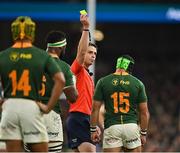 5 November 2022; Referee Nika Amashukeli shows a yellow card to Cheslin Kolbe, 15, of South Africa during the Bank of Ireland Nations Series match between Ireland and South Africa at the Aviva Stadium in Dublin. Photo by Brendan Moran/Sportsfile