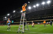 19 November 2022; David Porecki of Australia throws to Jed Holloway on a ladder before the Bank of Ireland Nations Series match between Ireland and Australia at the Aviva Stadium in Dublin. Photo by David Fitzgerald/Sportsfile