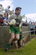 30 May 2004; Paul Durcan, Donegal goalkeeper, makes his way onto the pitch. Bank of Ireland Ulster Senior Football Championship, Donegal v Antrim, McCool Park, Ballybofey, Co. Donegal. Picture credit; Damien Eagers / SPORTSFILE