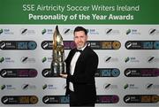 14 January 2023; Shamrock Rovers manager Stephen Bradley poses with the Men's Personality of the Year award during the SSE Airtricity / Soccer Writers Ireland Awards 2022 at The Clayton Hotel in Dublin. Photo by Stephen McCarthy/Sportsfile