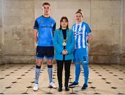 8 February 2023; Lord Mayor of Dublin Caroline Conroy with Jack Keaney of UCD and Jess Gleeson of DLR Waves at the launch of the SSE Airtricity League of Ireland 2023 season held at City Hall in Dublin. Photo by Eóin Noonan/Sportsfile