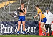 19 February 2023; Emmet McMahon of Clare puts on the goalkeepers jersey after teammate Stephen Ryan was shown a black card during the Allianz Football League Division Two match between Clare and Kildare at Cusack Park in Ennis, Clare. Photo by Seb Daly/Sportsfile