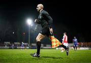 10 March 2023; Assistant referee Emmett Dynan during the SSE Airtricity Men's Premier Division match between St Patrick's Athletic and Bohemians at Richmond Park in Dublin. Photo by Stephen McCarthy/Sportsfile