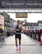 6 April 2023; Andrew Coscoran of Star of the Sea AC, Meath, crosses the line to win the Peugeot Race Series - Streets of Kilkenny 2023 in Kilkenny. Photo by Sam Barnes/Sportsfile