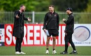 19 May 2023; Former Dundalk player Ciaran Kilduff, left, in conversation with Dundalk head of football operations Brian Gartland, centre, and Dundalk head coach Stephen O'Donnell before the SSE Airtricity Men's Premier Division match between Dundalk and Bohemians at Oriel Park in Dundalk, Louth. Photo by Ramsey Cardy/Sportsfile