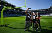 25 May 2023; The Pittsburgh Steelers made a welcome return to Croke Park today, where they played in the first ever NFL game in Ireland in 1997. The Steelers plan to grow their fanbase and the game of American Football in Ireland as part of the NFL’s ‘Global Markets Program’.?Pictured is former Pittsburgh Steelers quarterback Kordell Stewart who played in 1997, alongside, from second from left, Kerry All-Ireland winner and Steelers fan Paudie Clifford and Dublin GAA legends and NFL fans Mossy Quinn and Hannah Tyrrell. Photo by Brendan Moran/Sportsfile
