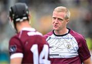 24 June 2023; Galway manager Henry Shefflin in conversation with Kevin Cooney of Galway before the GAA Hurling All-Ireland Senior Championship Quarter Final match between Galway and Tipperary at TUS Gaelic Grounds in Limerick. Photo by Piaras Ó Mídheach/Sportsfile