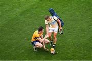 9 July 2023; Kilkenny goalkeeper Eoin Murphy shakes hands with David Fitzgerald of Clare after the GAA Hurling All-Ireland Senior Championship semi-final match between Kilkenny and Clare at Croke Park in Dublin. Photo by Daire Brennan/Sportsfile