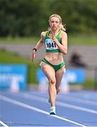 29 July 2023; Katie Bergin of Moyne AC, Tipperary, competes in the women's 200m heats during day one of the 123.ie National Senior Outdoor Championships at Morton Stadium in Dublin. Photo by Sam Barnes/Sportsfile